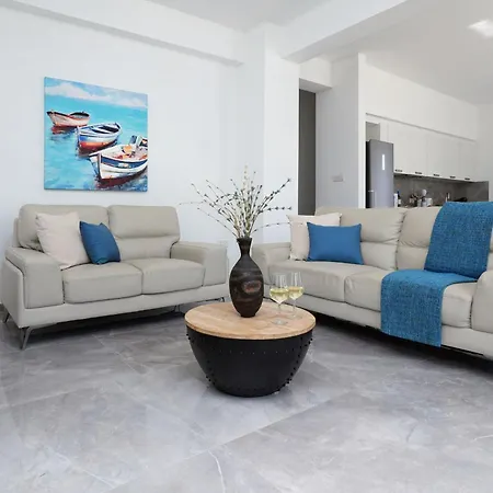 בית נופש Camellia - 3bed Large Pool